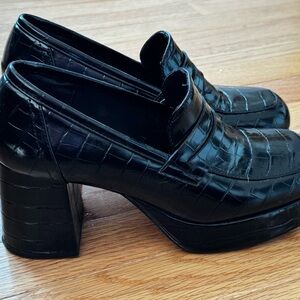ASOS DESIGN Signature platform heeled loafer in black croc